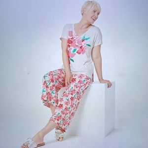 NWOT Carole Hochman Watercolor Blooms Silky Jersey Lounge Set